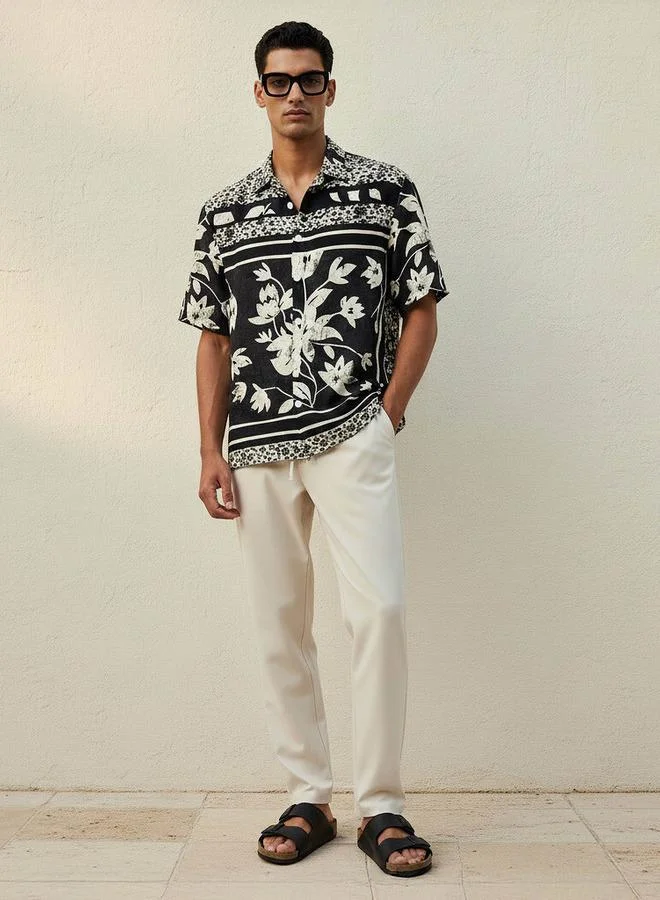 ايكونيك Iconic Men Regular Fit Collared Floral Print Short Sleeves Shirt